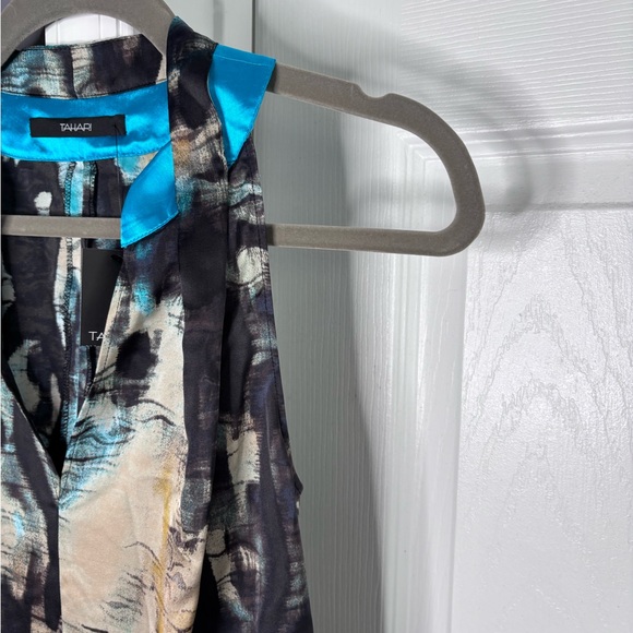 Tahari Black & Tan Print Sleeveless V Neck Blouse Size Small - Picture 5 of 7